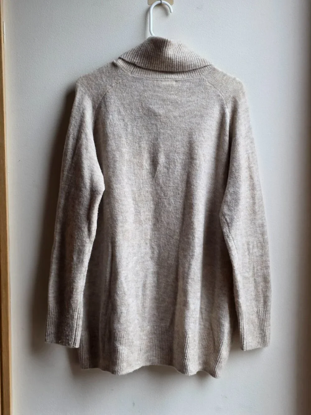 H&M Beige Cowl Neck Sweater Size Medium